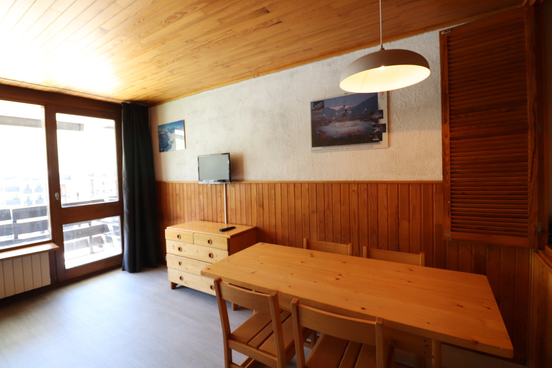 Četvorokrevetni studio TI-HVCB2-32